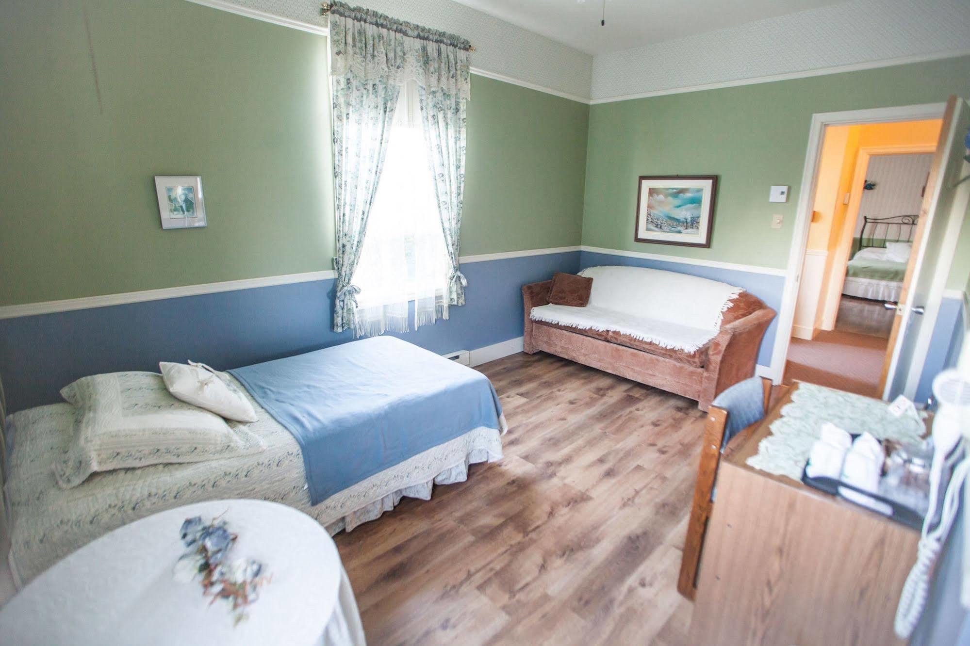 Auberge Presbytere Mont Lac-Vert Hebertville Екстер'єр фото